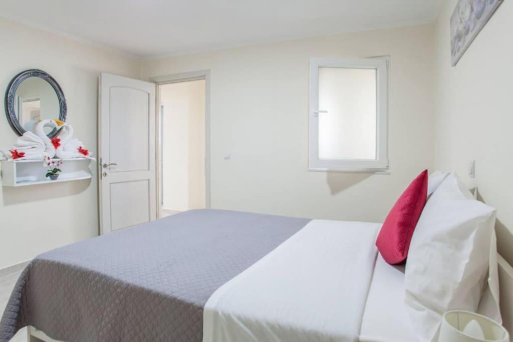 Newly Reconstructed Flat 107Sqm! Apartment Chania  Bagian luar foto